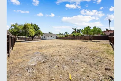437 Saint Francis Street, Stockton, CA 95206 - Photo 14