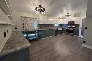 Bentley, Sacramento, CA 95823 - Photo 18