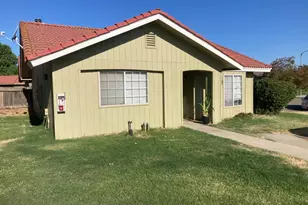 12473 Georgia Ln, Madera, CA 93637 - Photo 2