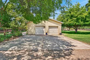 8986 Mooney Rd, Elk Grove, CA 95624 - Photo 12