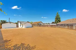 13361 Bentley St, Waterford, CA 95386 - Photo 14