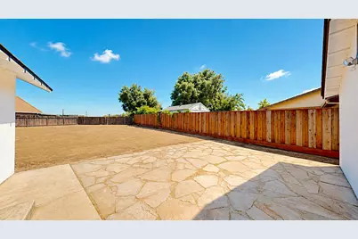 13361 Bentley Street, Waterford, CA 95386 - Photo 2