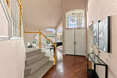 8784 Hawkesbury Court, Elk Grove, CA 95624 - Photo 2