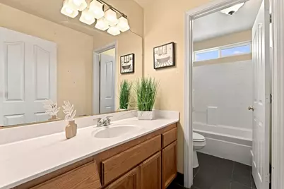 8784 Hawkesbury Court, Elk Grove, CA 95624 - Photo 32