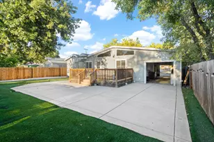 2651 Hawthorne St, Sacramento, CA 95815 - Photo 12