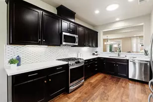 9880 Sunderland Way, Elk Grove, CA 95757 - Photo 12