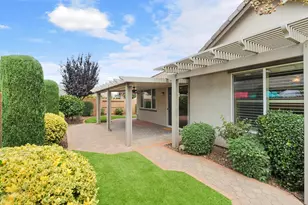 9880 Sunderland Way, Elk Grove, CA 95757 - Photo 36