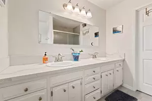 1038 E Vartikian Ave, Fresno, CA 93710 - Photo 34