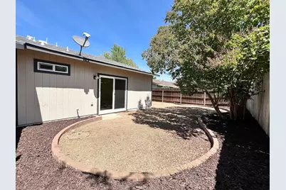 8598 Danridge Drive, Sacramento, CA 95828 - Photo 14