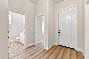5027 Engle Rd, Carmichael, CA 95608 - Photo 4