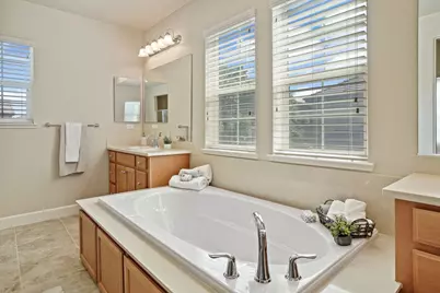 566 W Bonaventure Avenue, Mountain House, CA 95391 - Photo 20