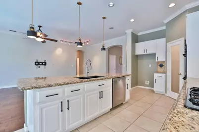 9404 Lyndley Plaza Way, Elk Grove, CA 95624 - Photo 16