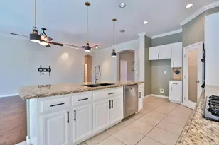 9404 Lyndley Plaza Way, Elk Grove, CA 95624 - Photo 16