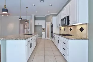 9404 Lyndley Plaza Way, Elk Grove, CA 95624 - Photo 14