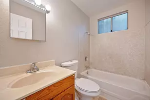 8287 Newfield Cir, Sacramento, CA 95828 - Photo 20