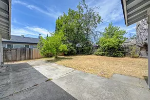 8287 Newfield Cir, Sacramento, CA 95828 - Photo 26