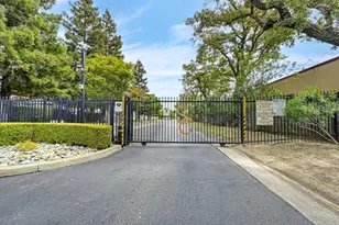 7309 Sunleaf Ln, Sacramento, CA 95828 - Photo 32