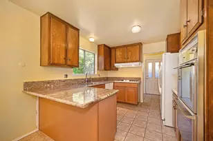 8975 Lanier Way, Sacramento, CA 95826 - Photo 4