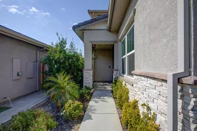 9666 Cabernet Court, Patterson, CA 95363 - Photo 2