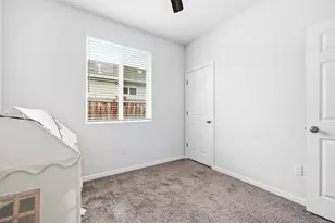 8237 Loyal Dr, Sacramento, CA 95829 - Photo 24