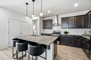 8237 Loyal Dr, Sacramento, CA 95829 - Photo 12