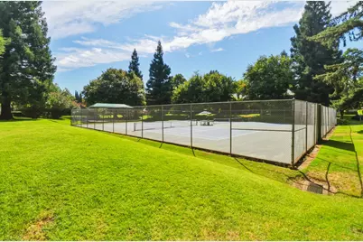 1018 Commons Drive, Sacramento, CA 95825 - Photo 40