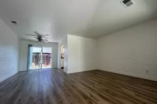 235 W Beverly Pl, Tracy, CA 95376 - Photo 2