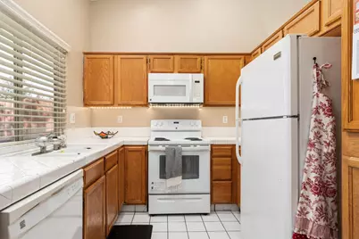 5649 W Norwich Avenue, Fresno, CA 93722 - Photo 14