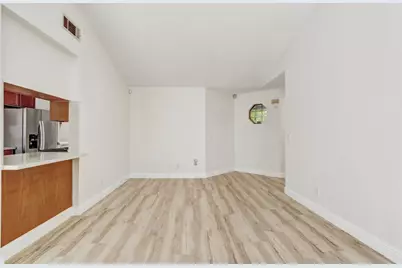 5112 Laguna Park Drive, Elk Grove, CA 95758 - Photo 14