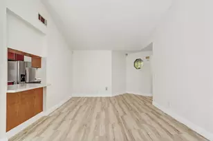 5112 Laguna Park Dr, Elk Grove, CA 95758 - Photo 14
