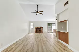 5112 Laguna Park Dr, Elk Grove, CA 95758 - Photo 6