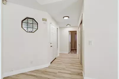 5112 Laguna Park Drive, Elk Grove, CA 95758 - Photo 4