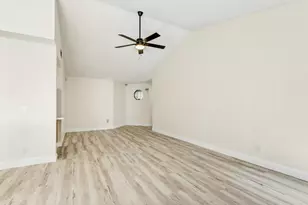 5112 Laguna Park Dr, Elk Grove, CA 95758 - Photo 16