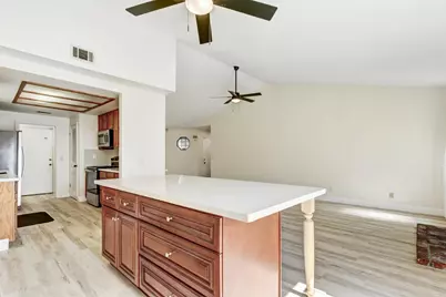 5112 Laguna Park Drive, Elk Grove, CA 95758 - Photo 12