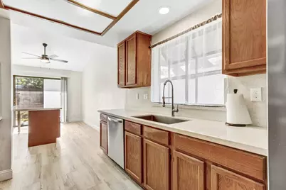 5112 Laguna Park Drive, Elk Grove, CA 95758 - Photo 18