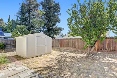 5112 Laguna Park Drive, Elk Grove, CA 95758 - Photo 46