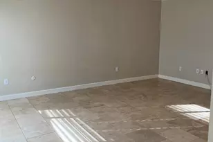 533 N 1st Ave, Oakdale, CA 95361 - Photo 2