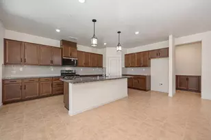 9081 Royal Gorge Loop, Roseville, CA 95747 - Photo 8