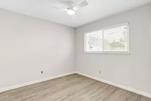 9049 Rosewood Dr, Sacramento, CA 95826 - Photo 26