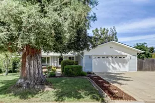 9049 Rosewood Dr, Sacramento, CA 95826 - Photo 2