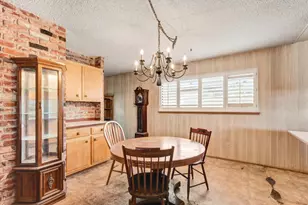 3327 Eisenhower Dr, Sacramento, CA 95826 - Photo 10