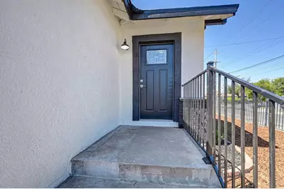 640 Eleanor Avenue, Sacramento, CA 95815 - Photo 8
