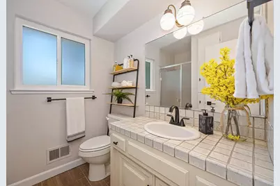 832 Piccadilly Circle, Sacramento, CA 95864 - Photo 22
