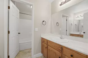 3031 W Loyola Ct, Visalia, CA 93277 - Photo 24