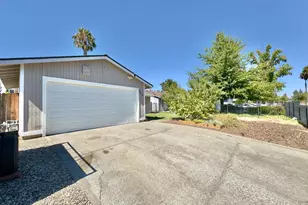 5813 Bamford Dr, Sacramento, CA 95823 - Photo 2