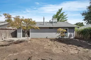 114 Evelyn Ct, Woodbridge, CA 95258 - Photo 26
