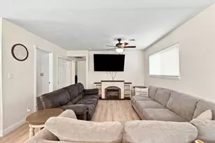 411 Whitney St, Lodi, CA 95242 - Photo 8