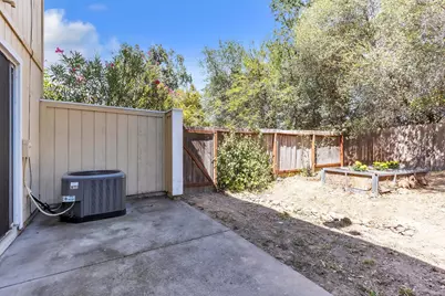 584 Diamond Meadows Loop, Diamond Springs, CA 95619 - Photo 6