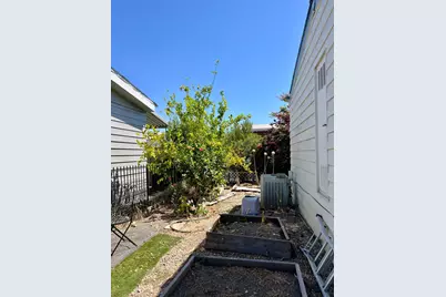 Dahlia Ave, Sacramento, CA 95828 - Photo 4