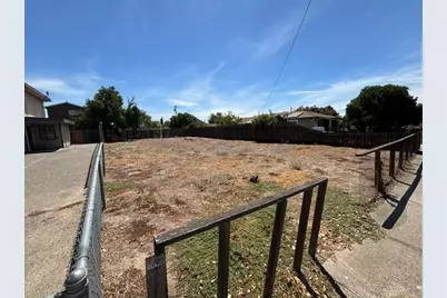 130 W Wetmore Street, Manteca, CA 95337 - Photo 2